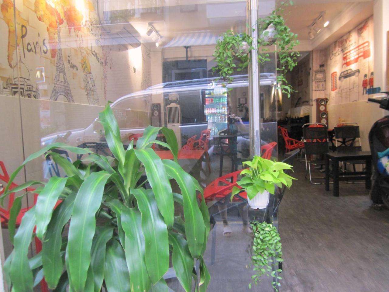 The Lily Hostel & Coffee Ho-Chi-Minh-Stadt Exterior foto