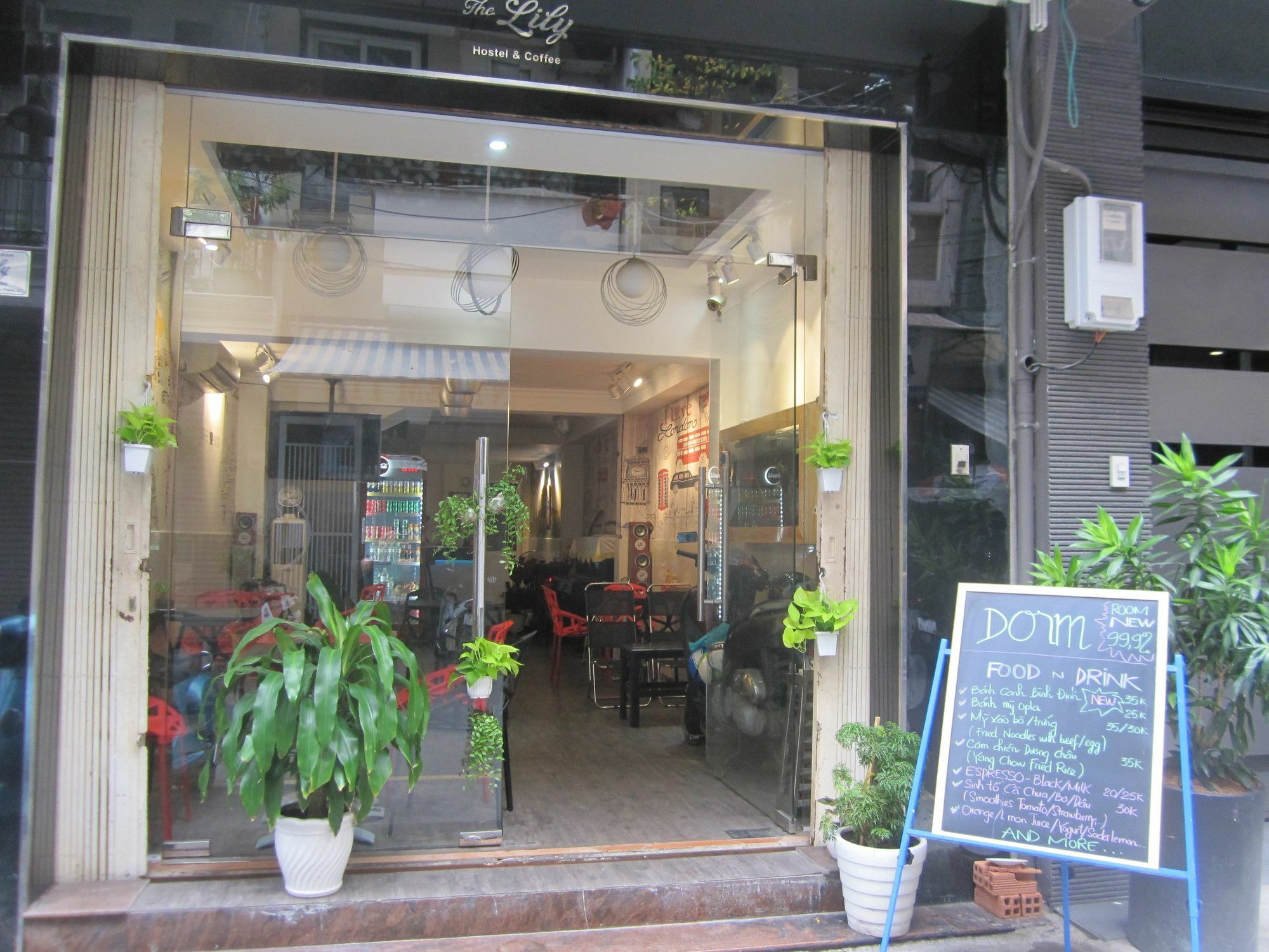 The Lily Hostel & Coffee Ho-Chi-Minh-Stadt Exterior foto